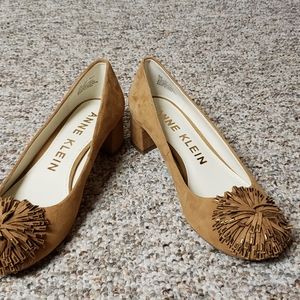 Women's heel shoe (beige)